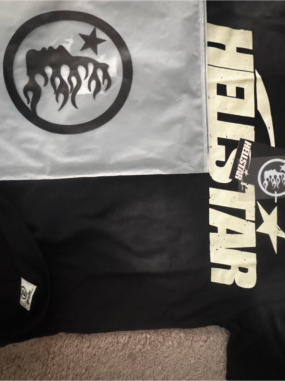 Short-Sleeve Graphic Tee in Black